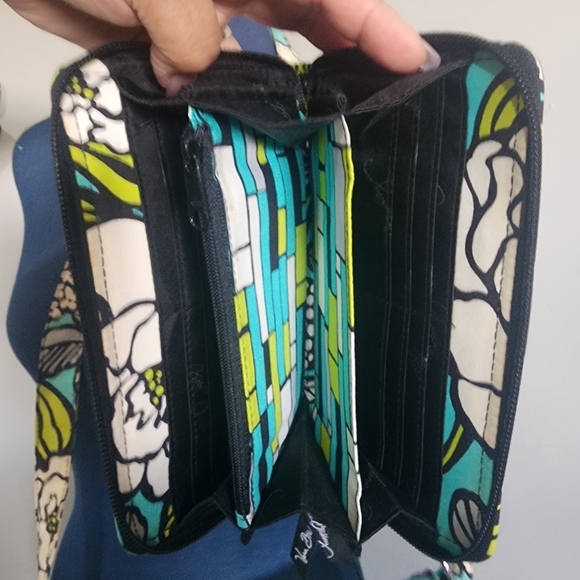 Vera Bradley Island Bloom Crossbody Bag and Accordian Wallet - Picture 11 of 12
